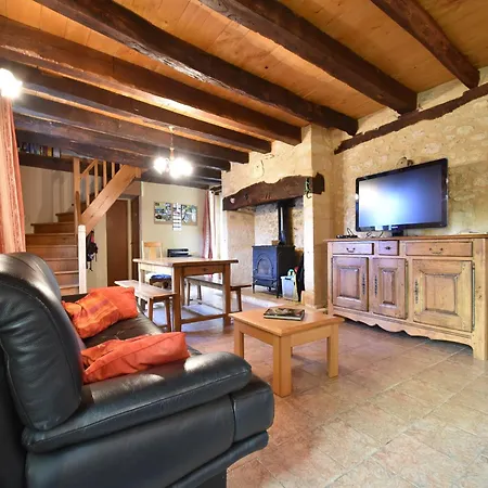 Near St Leon-sur-vezere Forest, Cleaning Included * Sergeac